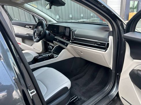 Used 2024 Kia Sportage EX FWD image 24