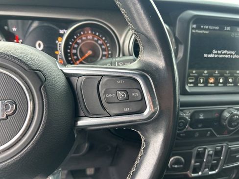 Used 2018 Jeep Wrangler Unlimited Sahara image 18