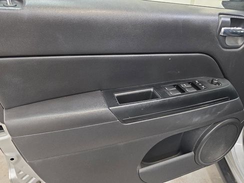 Used 2013 Jeep Compass Sport image 18