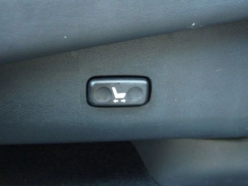 Used 2011 Lexus LX 570 4WD w/ Luxury Pkg image 53