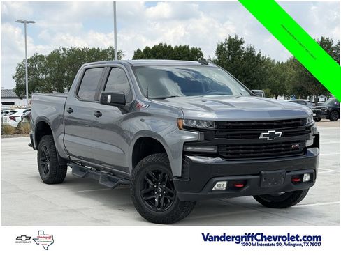 Used 2021 Chevrolet Silverado 1500 LT Trail Boss w/ Convenience Package II AWD/4WD image 2