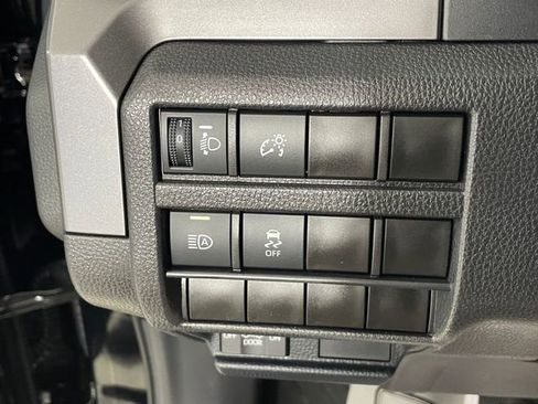 Used 2025 Toyota Tacoma SR5 AWD/4WD image 16