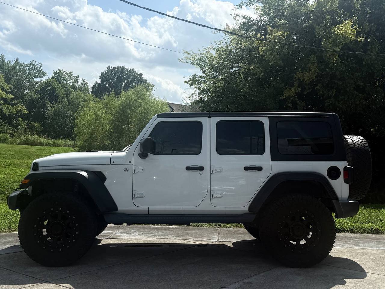 Used 2019 Jeep Wrangler Unlimited Sport S AWD/4WD image 3