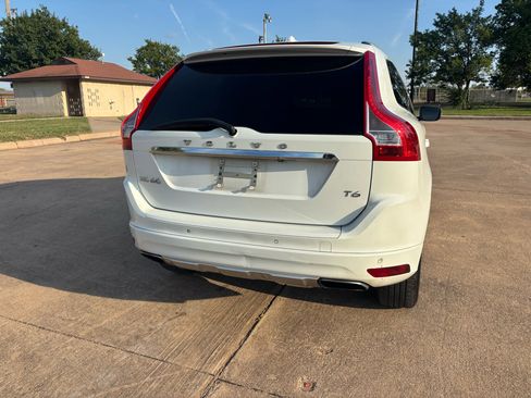 Used 2015 Volvo XC60 T6 w/ Proximity Package image 24