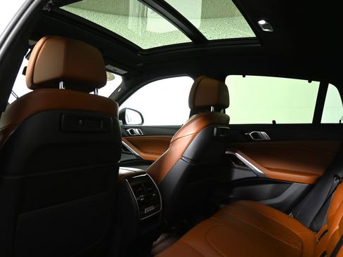 Certified 2023 BMW X6 M50i w/ Dynamic Handling Package image 34