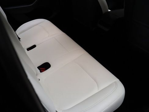 Used 2023 Tesla Model Y Performance image 39