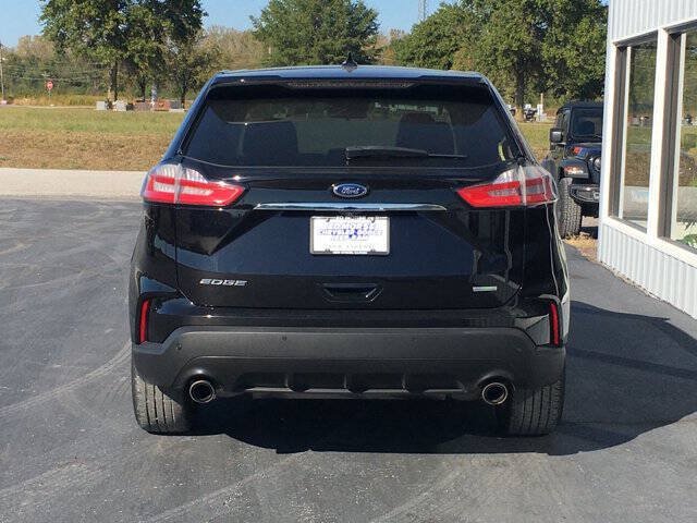 Used 2020 Ford Edge SE FWD image 8
