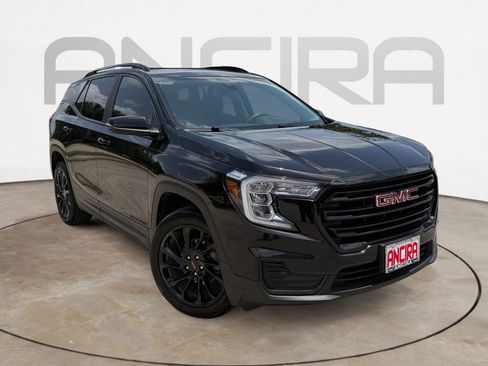 Used 2023 GMC Terrain SLE w/ Driver Convenience Package FWD image 4