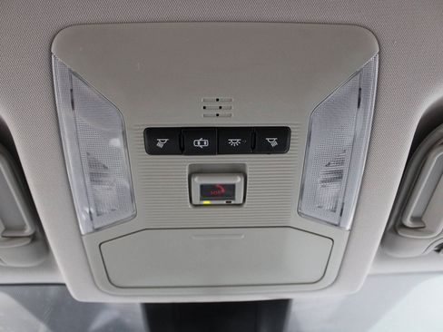 Used 2020 Toyota RAV4 XLE AWD/4WD image 31