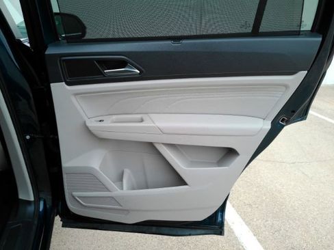 Used 2021 Volkswagen Atlas SE w/ Panoramic Sunroof Package FWD image 23