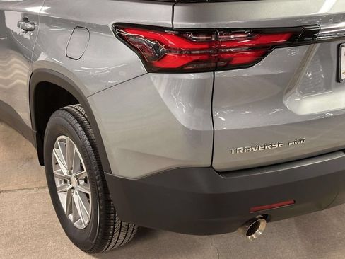 Used 2023 Chevrolet Traverse LT AWD/4WD image 11