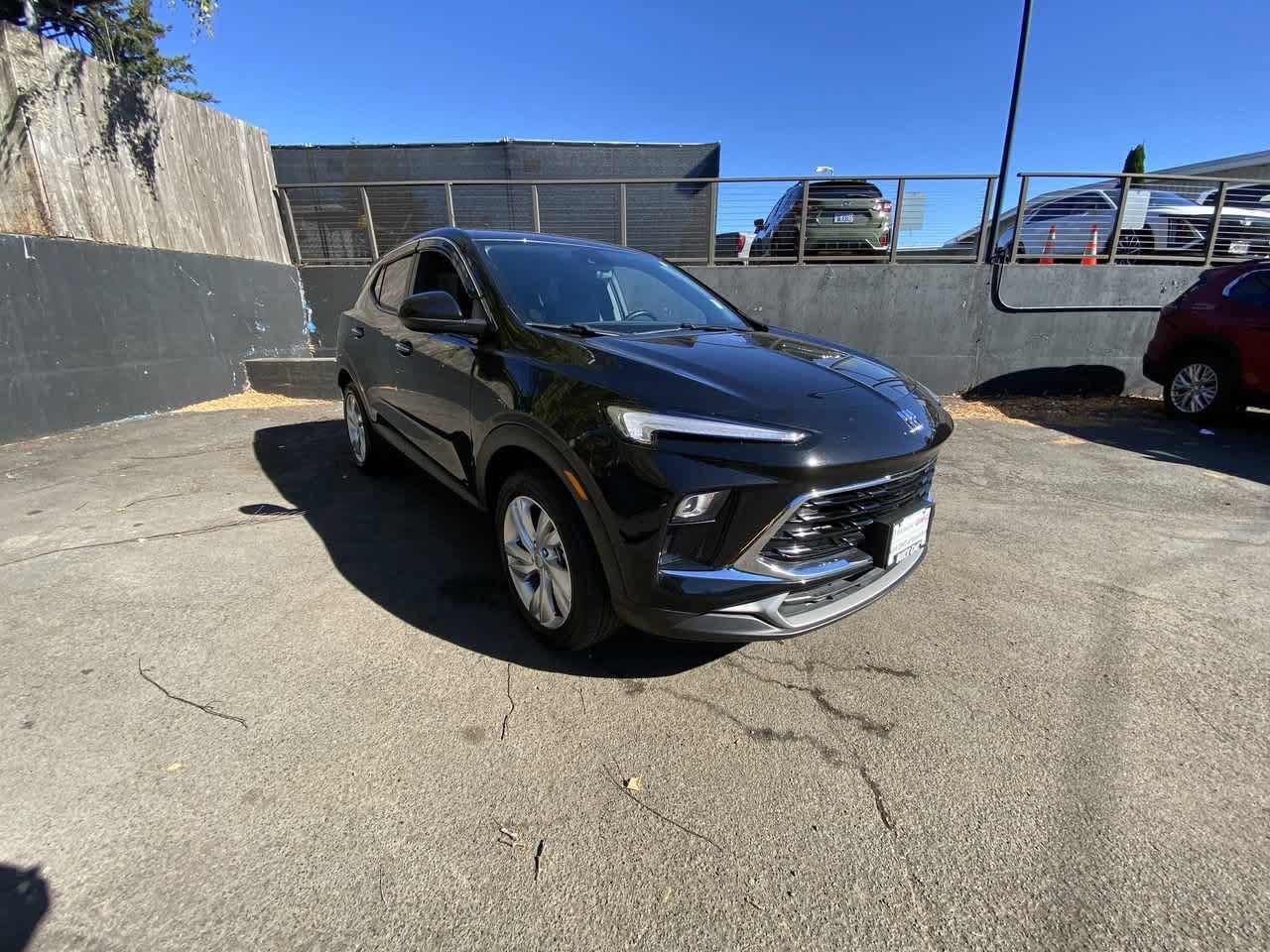 Used 2024 Buick Encore GX Preferred w/ Comfort Package AWD/4WD image 8