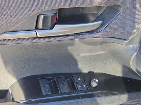 Used 2025 Toyota Camry Hybrid image 13