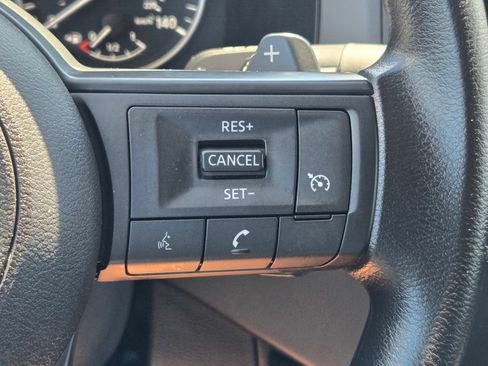 Used 2025 Nissan Pathfinder S FWD image 31