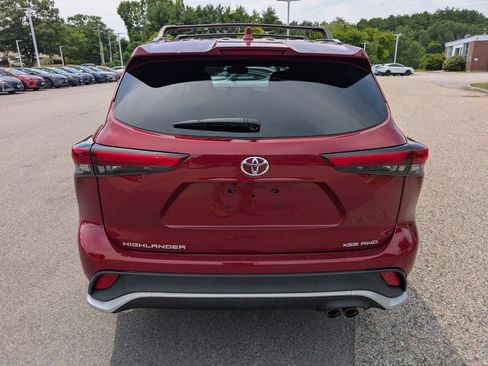 Used 2021 Toyota Highlander XSE AWD/4WD image 4