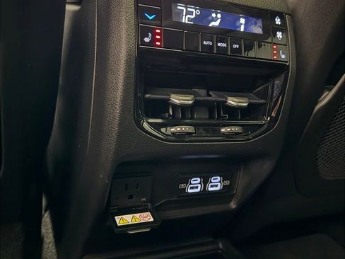 Used 2022 Jeep Grand Cherokee L Limited w/ Black Appearance Package image 28