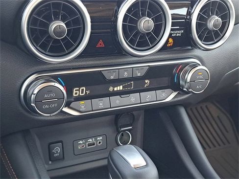 New 2025 Nissan Sentra SR w/ SR Premium Package image 39