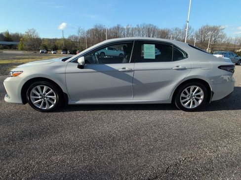 Used 2023 Toyota Camry LE FWD image 3