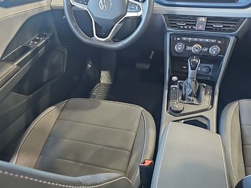 Used 2024 Volkswagen Taos SE w/ Black Wheel Plus Package image 24