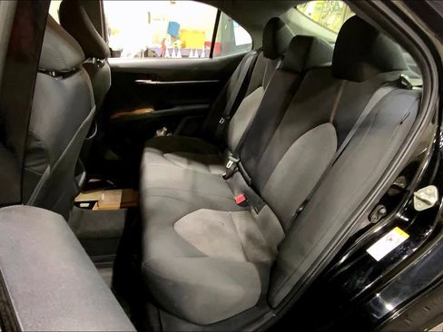 Used 2019 Toyota Camry LE image 20