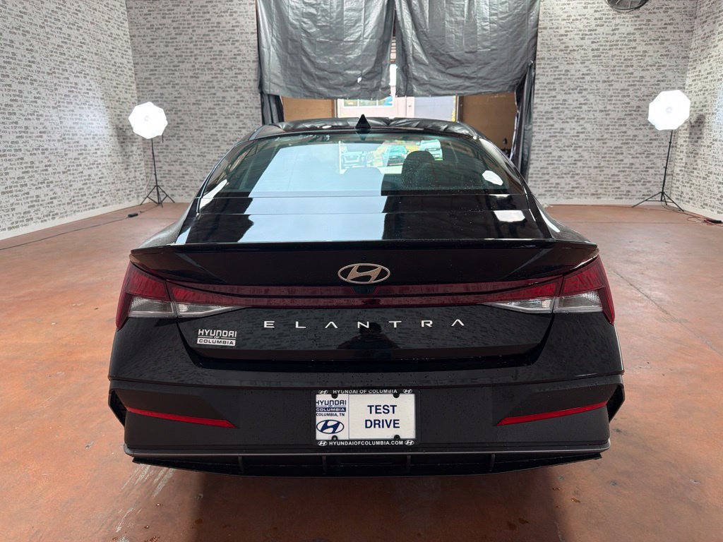 New 2026 Hyundai Elantra SEL Sport FWD image 6