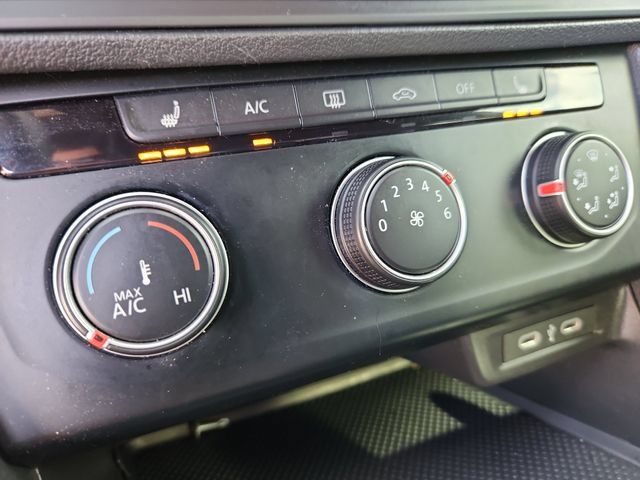 Used 2024 Volkswagen Jetta Sport FWD image 19