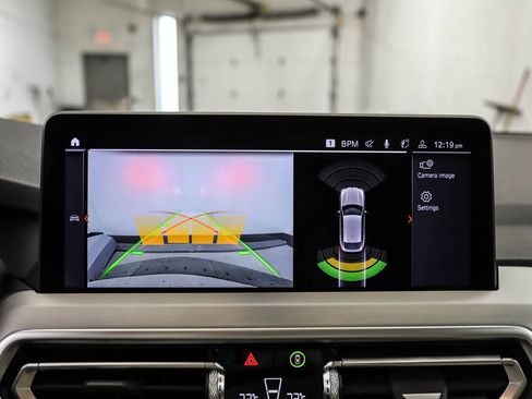 Certified 2025 BMW X4 xDrive30i image 18