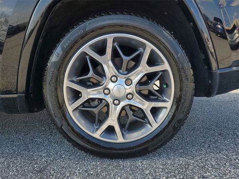 Used 2020 Jeep Grand Cherokee Overland image 14