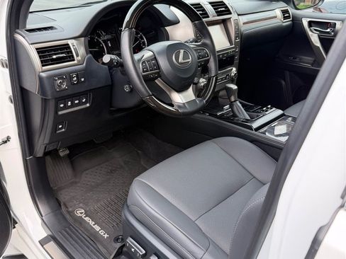 Used 2021 Lexus GX 460 w/ Sport Design Package AWD/4WD image 11