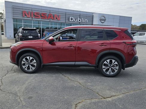 Used 2023 Nissan Rogue SV w/ SV Premium B Package image 2