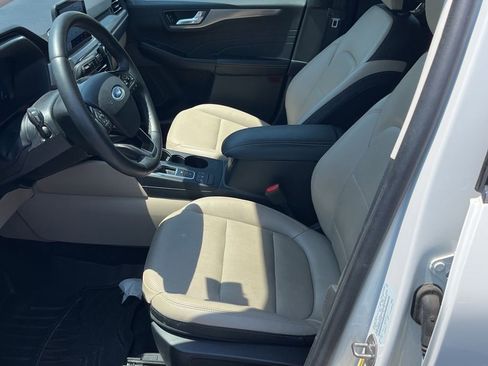 Used 2021 Ford Escape Titanium AWD/4WD image 5