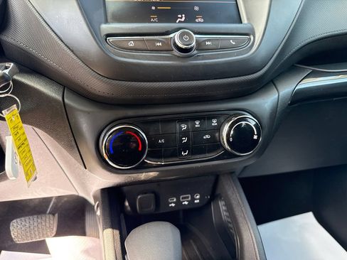 Used 2021 Chevrolet TrailBlazer LS w/ LPO, Blackout Package FWD image 28