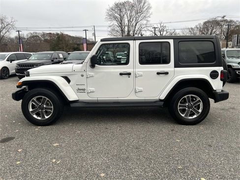 Used 2018 Jeep Wrangler Unlimited Sahara image 6