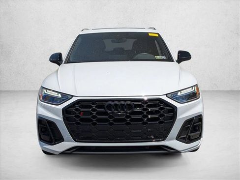 Used 2023 Audi SQ5 Premium Plus w/ Premium Plus Package AWD/4WD image 2