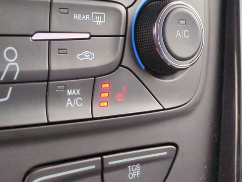 Used 2017 Ford Escape SE w/ Equipment Group 201A image 37