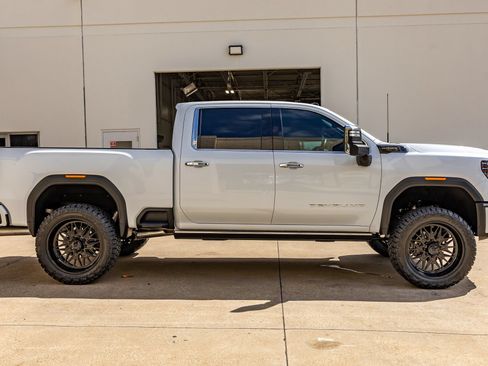 Used 2026 GMC Sierra 2500 Denali Ultimate AWD/4WD image 11