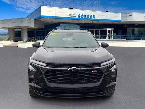 Used 2024 Chevrolet Trax RS w/ Sunroof Package image 2