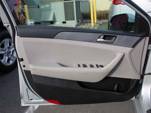 Used 2018 Hyundai Sonata SE image 10