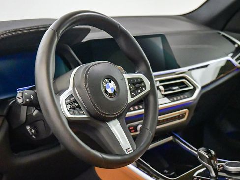 Used 2023 BMW X5 xDrive40i w/ M Sport Package image 17