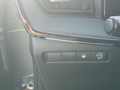Certified 2025 Nissan Kicks SR FWD image 28