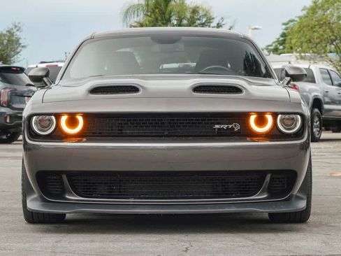 Used 2020 Dodge Challenger SRT Hellcat RWD image 2
