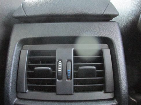 Used 2015 BMW 320i Sedan image 16