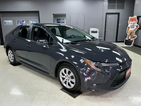 Used 2024 Toyota Corolla LE image 2