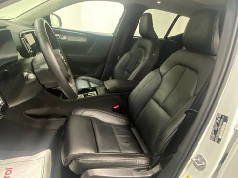 Used 2023 Volvo XC40 B5 Plus w/ Driver Assist Package AWD/4WD image 10