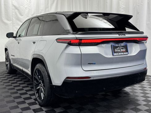 Used 2024 Jeep Wagoneer Launch Edition image 10