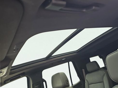 Used 2023 GMC Yukon Denali image 17
