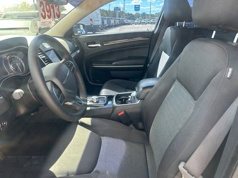Used 2023 Chrysler 300 Touring image 19