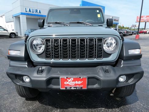 Used 2025 Jeep Wrangler Unlimited Sport AWD/4WD image 9