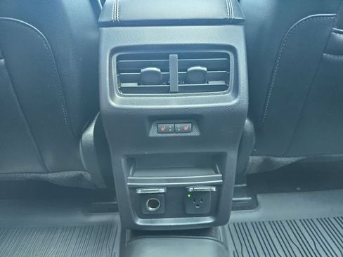 Used 2018 Ford Edge Titanium w/ Equipment Group 302A AWD/4WD image 16