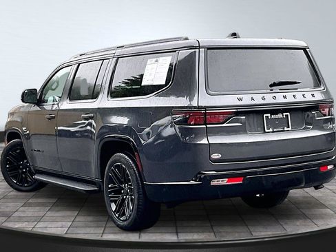 Used 2025 Jeep Wagoneer L Series II w/ Premium Group I AWD/4WD image 9
